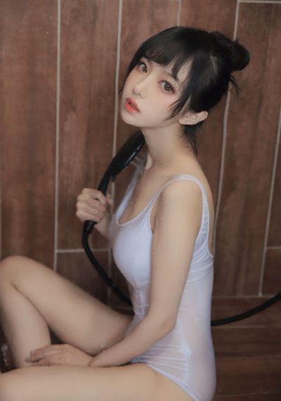 美女热舞